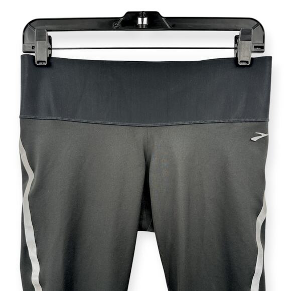 Brooks | M | Women's Black w/ Silver Reflective Stripe Equilibrium Running Tight - Picture 2 of 6